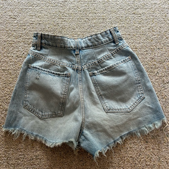 Zara High Waisted Women’s Jean Shorts - Picture 3 of 4